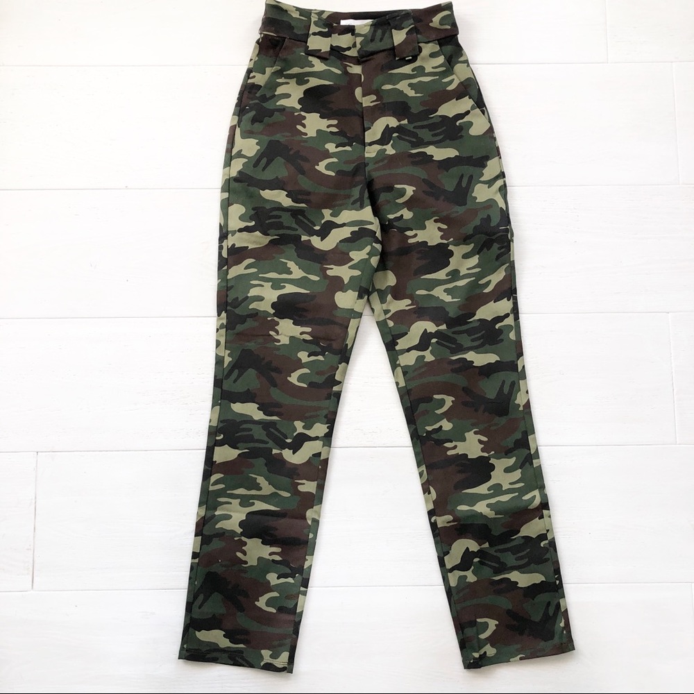 Lovers + Friends Scarlet Cargo Pants - Picture 5 of 9